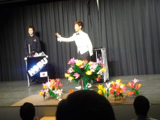 奇術の日記念公演　演技：上鶴ノブ君