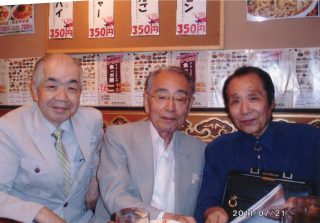 渚晴彦ブログ：左から坂本会長・都筑前会長・渚晴彦（東京アマチュアマジシャンズクラブ懇親会にて）